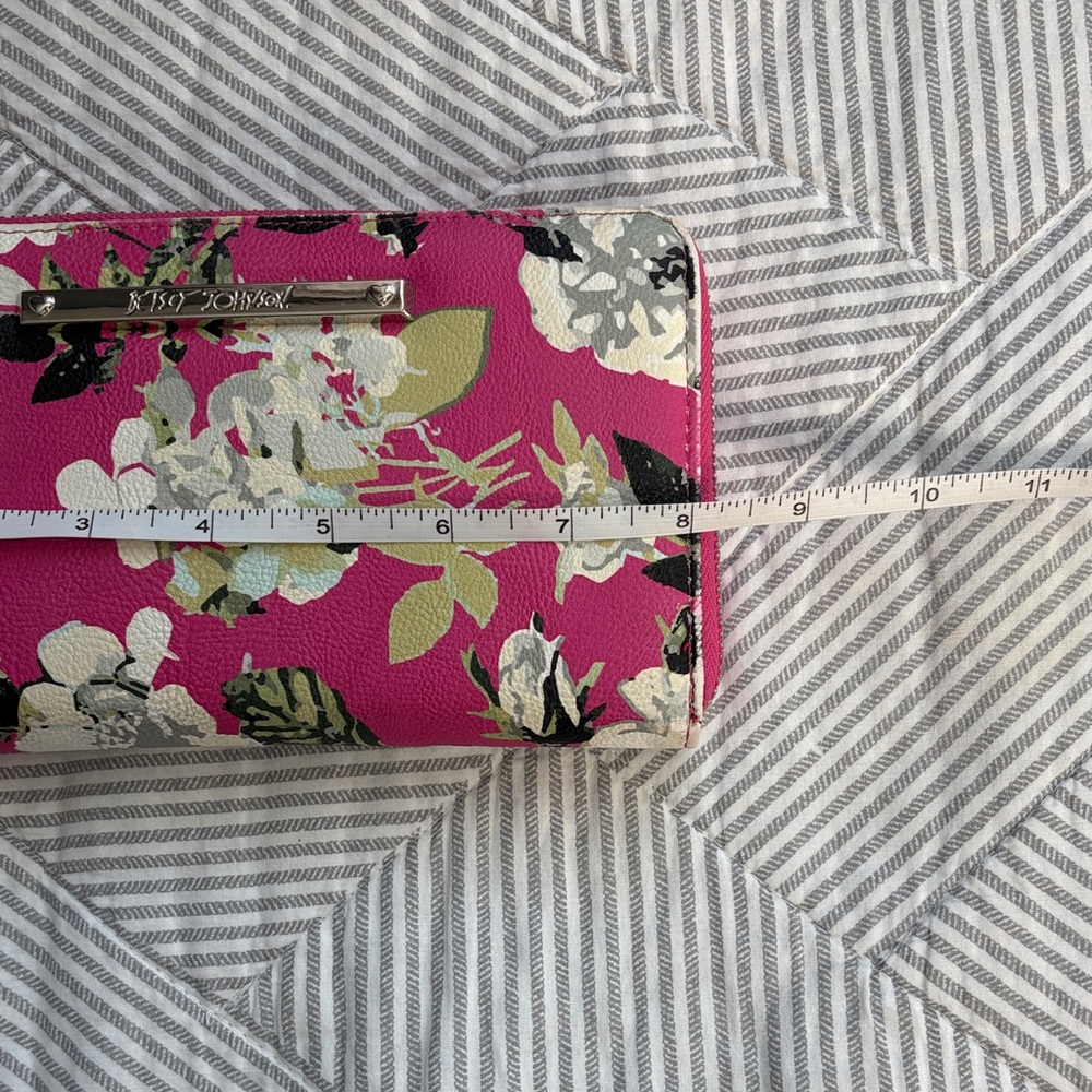 Betsey Johnson Pink Floral Wristlet Clutch - Picture 6 of 9